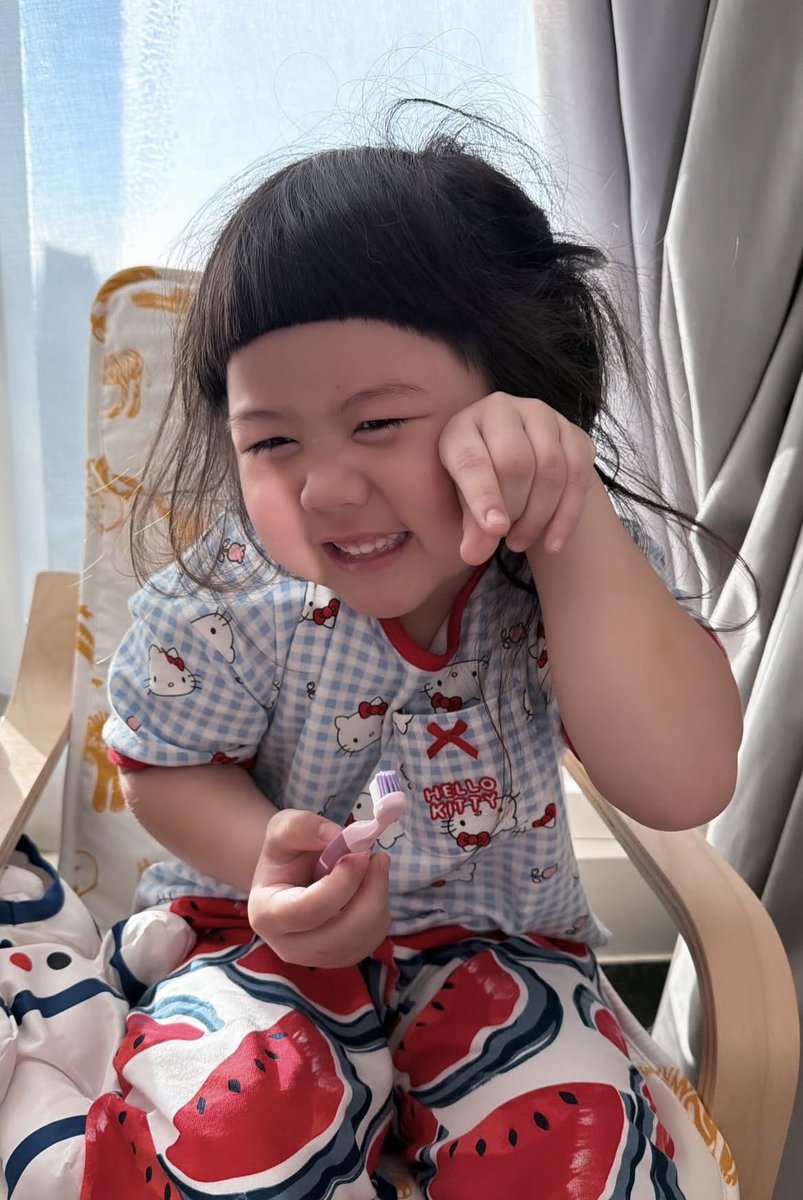 Noonninnin's tweet photo. เด็กคนนี้เกิดมาเพื่อเป็นรอยยิ้มจริงๆ #แอบิเกล https://t.co/VUwxECzleY