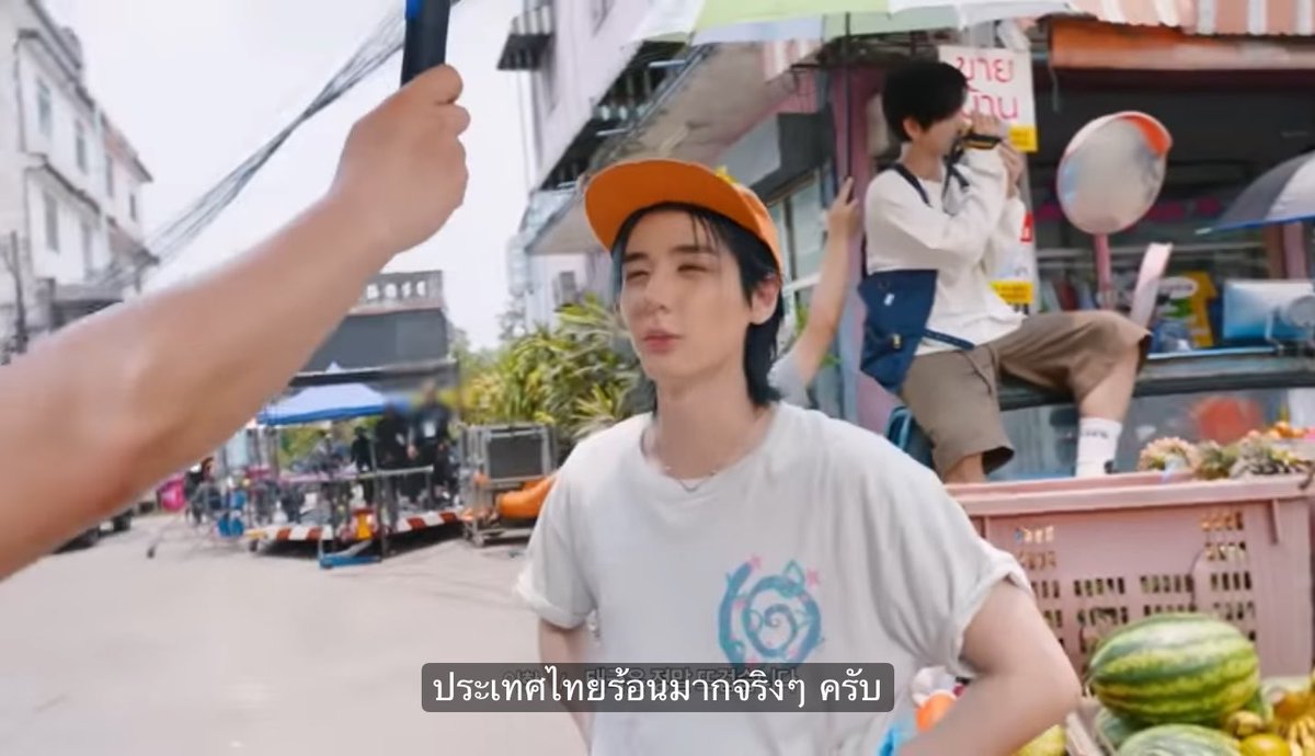 kittymeowho's tweet photo. รีวิวประเทศไทยหน้าร้อนโดยบอยเน้ก
อีฮัน “ ประเทศไทยร้อนมากจริงๆครับ”
แจฮยอน “ก้นไฟลุกแล้วครับ”
ซองโฮ “ ร้อนมากครับ”
คือรับประกัน คอนเฟิร์ม อากาศประเทศไทยโดยบอยเน้กกก 76555555555555555565 ร้อนจริง ร้อนจัง ขอคนไม่เล่น โอ่นยยยยยย สงสารมาก พระอาทิตดวงไหนที่ทำพวกแกชั้นจะไปจัดการ !! https://t.co/gWxJ3I6qnc