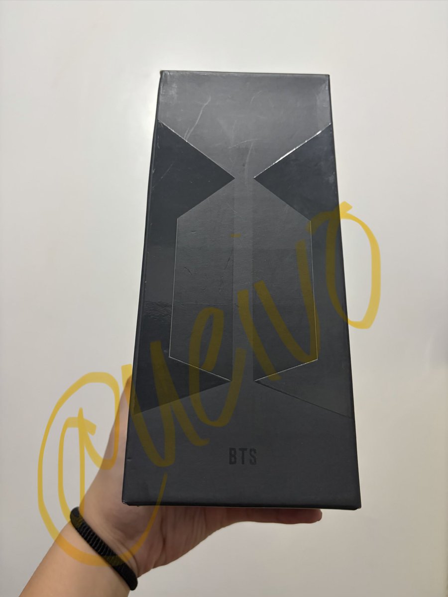 ueivo's tweet photo. wts lfb ph

army bomb mots se (unsealed but unused, good as new)

₱1500 (army bomb only)
₱2000 (complete inclusions)

dop: payo/3 days
mod: jnt/lbc/lalamove
loc: cavite

dm for more info!

tags: bts army map of the soul lightstick arirang world tour https://t.co/gOwYt0pxYZ