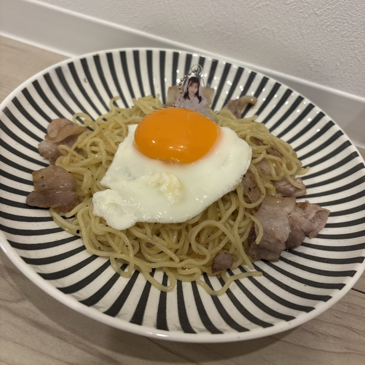 junna_feb's tweet photo. まひろが少しの間活動休止することになりました(TT)
寂しいけど、3人でハルジオン守り切るぞ！
いや！なんならもっと大きくなるぞ！💐✨
これからも応援よろしくお願いします😭 https://t.co/ecU4NKBAGO