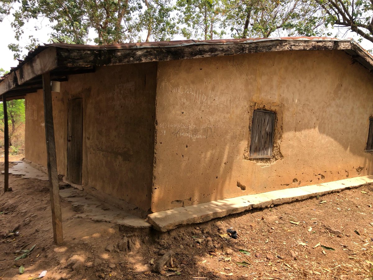 TrackaNG's tweet photo. Dear @GovWike, Hon. Samuel shekwolo Danjuma,

This is the ‘health facility’ that over 900 residents of Gadoro community, Kwaku ward of Kuje area council, FCT. 

For over 50years, this community existed without access to healthcare. In 2001, the community built this facility to use but there was not enough funds to sustain or equip it.

Currently, this building is locked. There’s no equipment,  no light,  no water,  no bed, nothing inside except a mat and a few medications.
Residents have to travel over 70km to either Kuje general hospital or Abaji hospital for treatment.

We implore your offices and the @Fmohnigeria, to facilitate the construction and furnishing of a standard facility for Gadoro community.

#FixOurPHCs