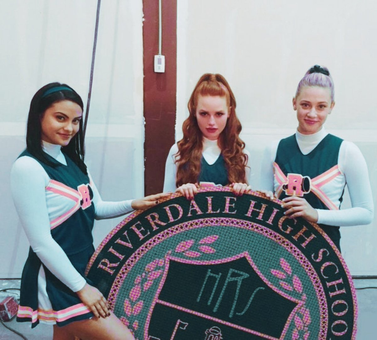 Velodgeluna's tweet photo. ⠀⠀⠀⠀⠀⠀⠀⠀⠀⠀

  Missing my cheerleader days. 

                  🎀✨🏈 https://t.co/rtOXsS5nDo