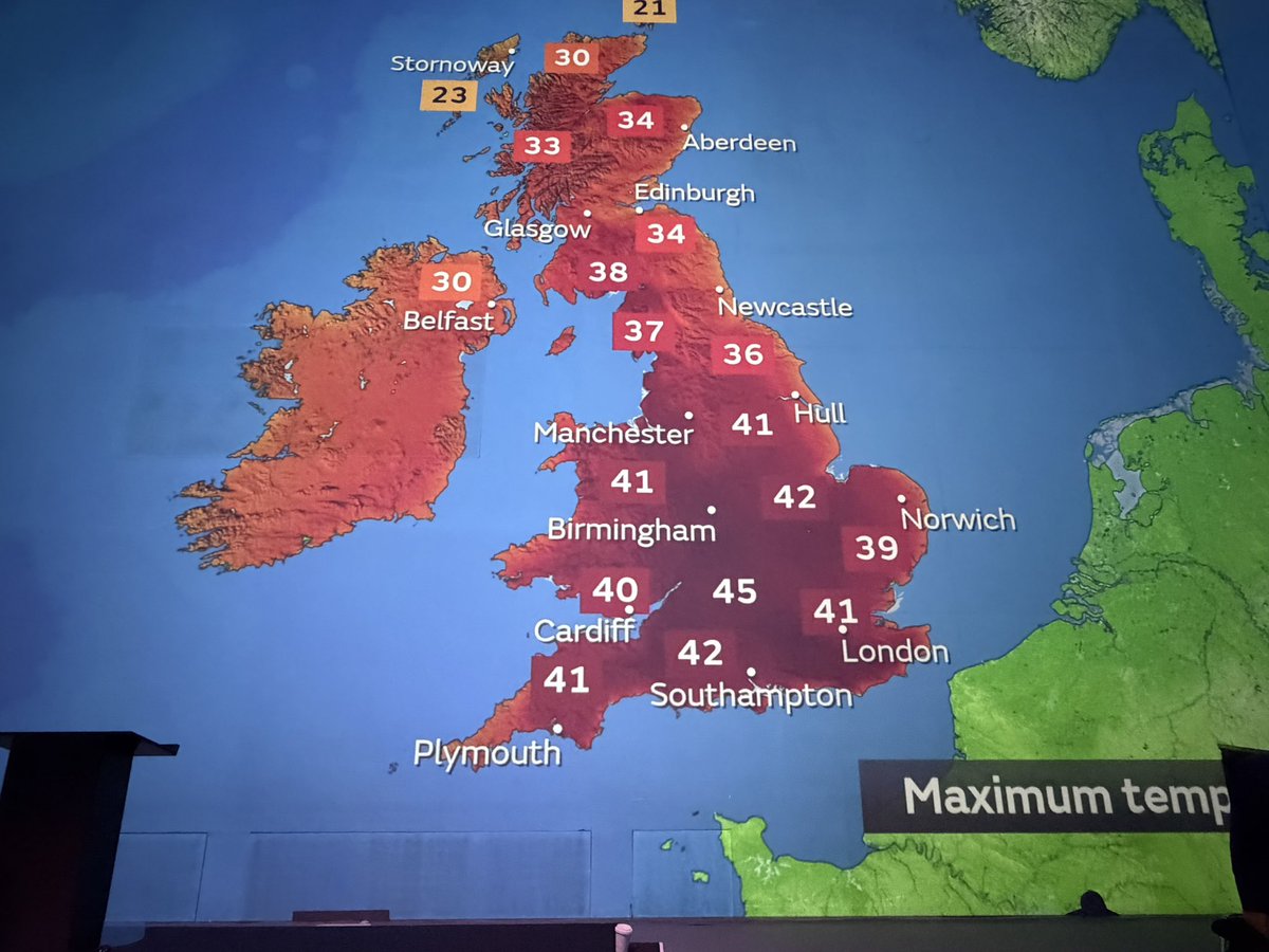 BarryGardiner's tweet photo. Today The Royal Society cancelled its conference on Extreme Heat because of…
…Extreme Heat!!

Yesterday the Met Office issued a forecast for a realistic day in summer 2056 this is what it looked like… https://t.co/oUsu5xD9JB