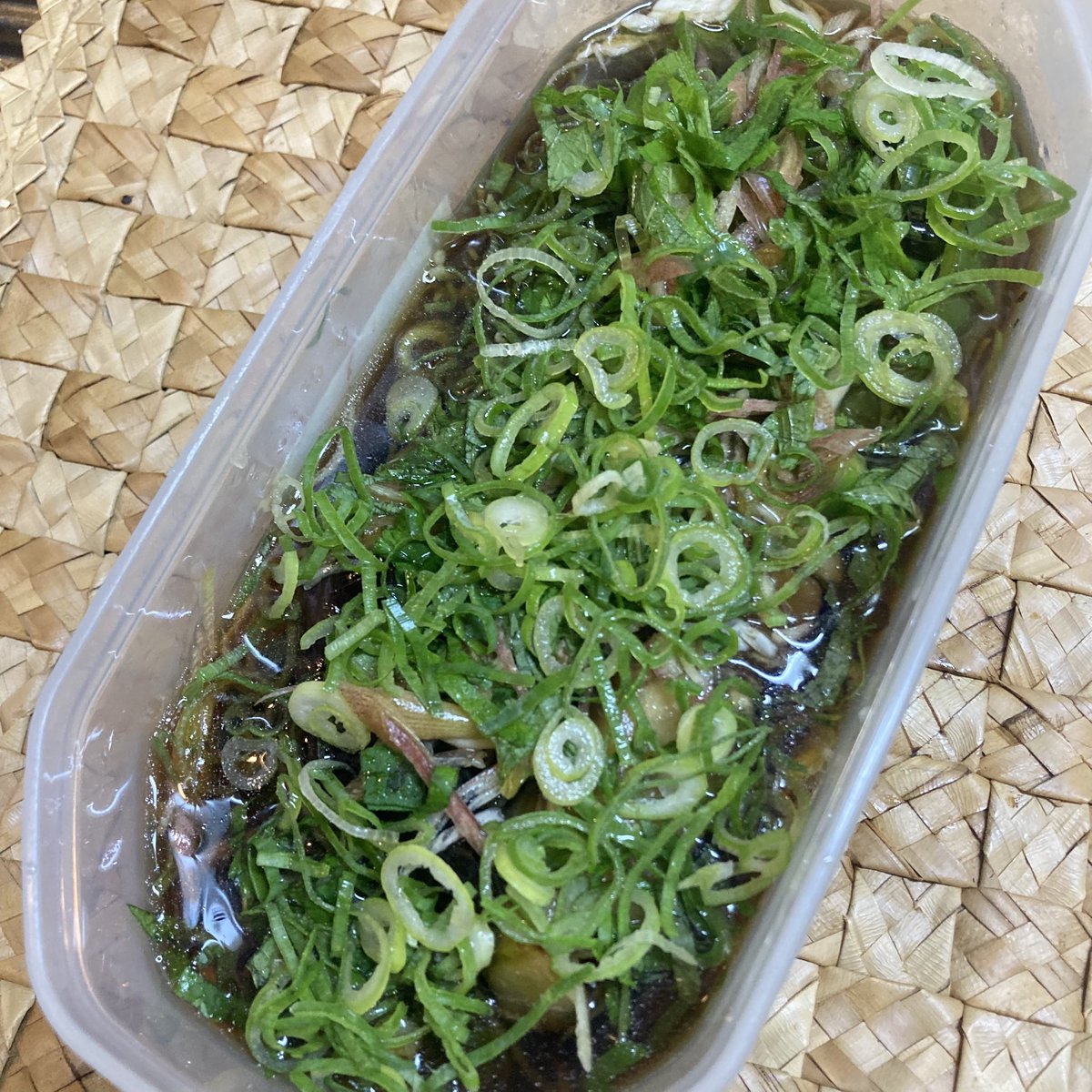 nabeBar1093's tweet photo. 好きだねナス🍆
#薬味 たくさん
#焼き浸し
#ピーマン
#常備菜 https://t.co/F5KSKlxVik
