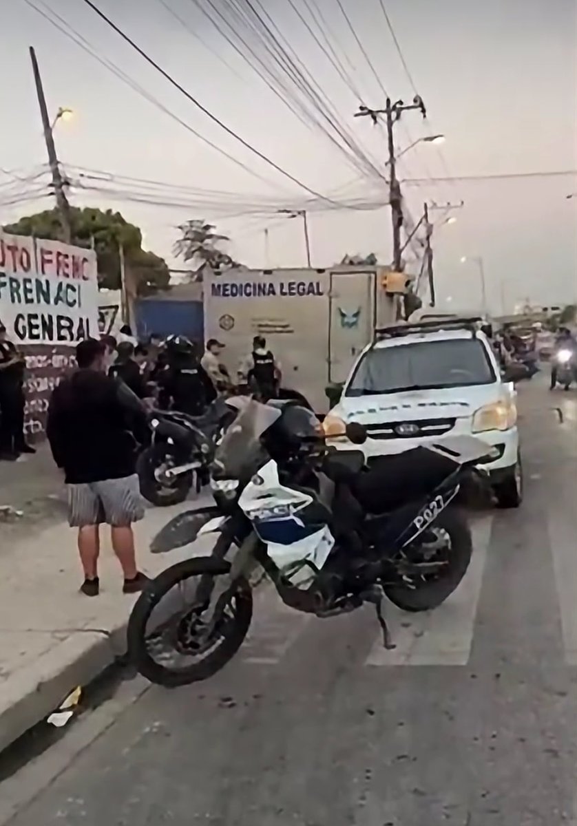 ned_noticias's tweet photo. 𝗦𝗜𝗖𝗔𝗥𝗜𝗔𝗧𝗢 𝗖𝗢𝗡𝗧𝗥𝗔 𝗩𝗜𝗚𝗜𝗟𝗔𝗡𝗧𝗘 𝗘𝗡 𝗘𝗟 𝗡𝗢𝗥𝗧𝗘 𝗗𝗘 𝗚𝗨𝗔𝗬𝗔𝗤𝗨𝗜𝗟.
D.L.C.B
#SeguridadCiudadana #Sicariato #Violencia @PoliciaEcuador @ned_noticias https://t.co/yDbm31U7C4
