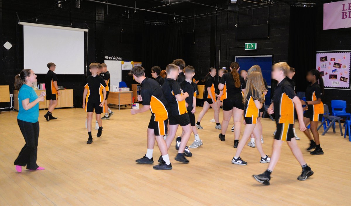 CastlefordAcad's tweet photo. ๐ฉฐWeโre delighted to welcome @northernballet today, delivering an inspiring workshop for our pupilsโhelping them build confidence & express their creativity! ๐Itโs a fantastic opportunity for pupils to build confidence, express themselves creatively & experience dance! #Perform https://t.co/vq2YLV5cz2
