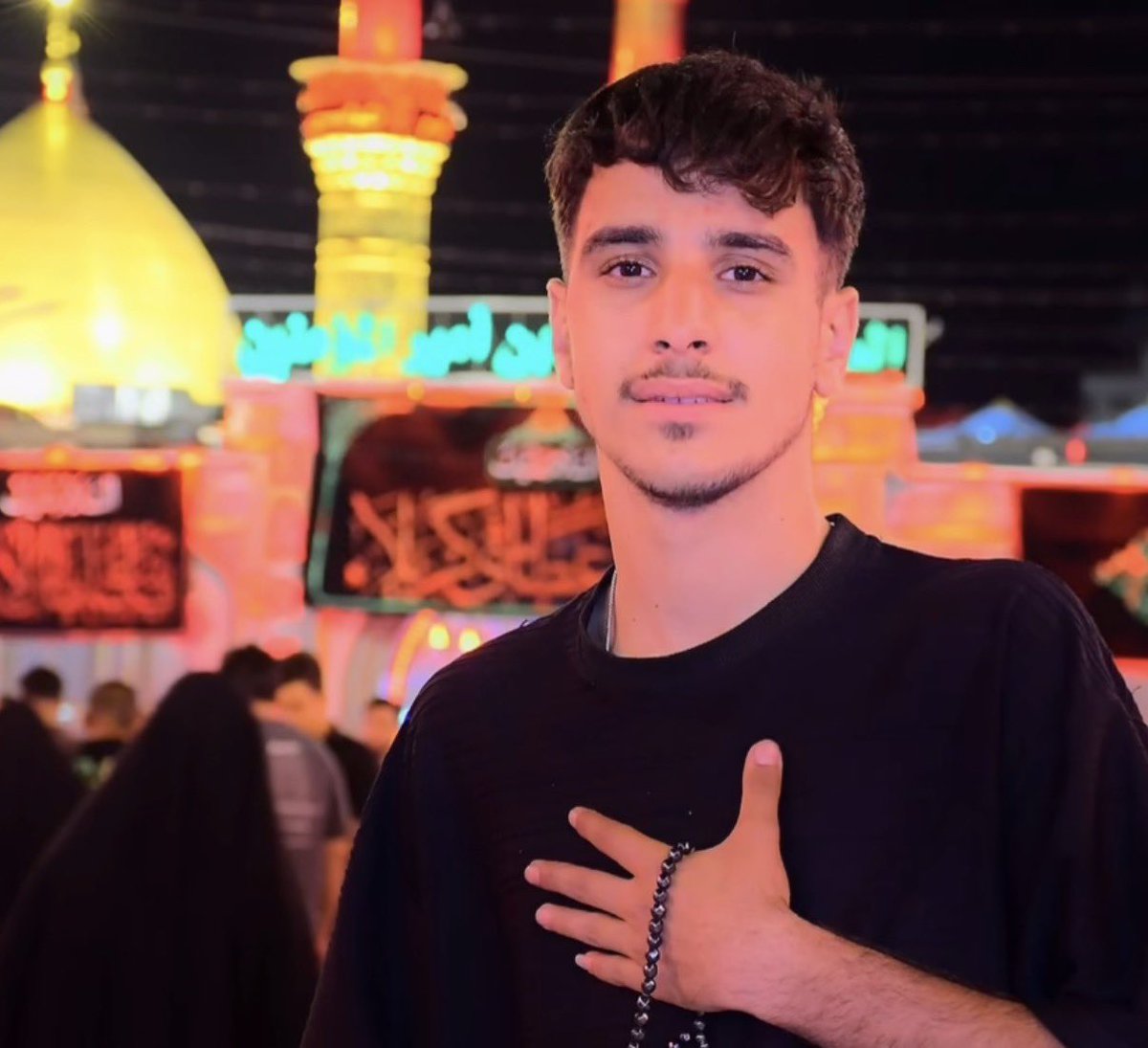 iranianlion007's tweet photo. برخورد مسلمانان با هم دیگرو ببینید 

ببینیند این دین چیه جوریه سر ۶ تا امام چیکار دارن میکنن با هم https://t.co/uLfArwPNCu