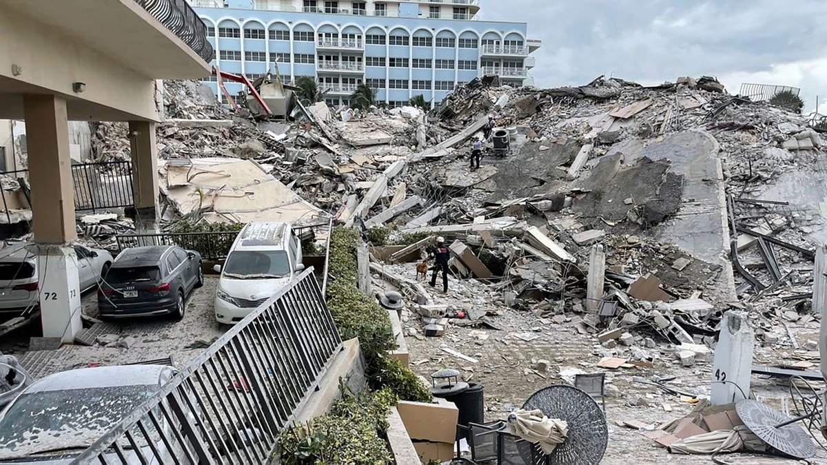 IAFFofficial's tweet photo. 🔥 #OnThisDay in 2021, #IAFF members were on the ground in Surfside, FL, after the tragic Champlain Towers collapse.

The IAFF delivered P-100 respirators to protect those working the pile and partnered with @univmiami to test the air for toxins and carcinogens. https://t.co/4XoWvyRJtF