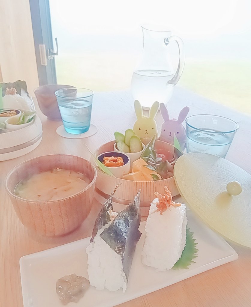 panda46xx's tweet photo. 最近たち🐰☔ https://t.co/RTINuYDVPz