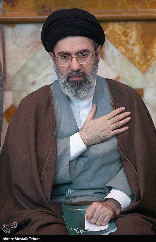 Darya_313_80's tweet photo. ابوالفضل علمدار،خامنه ای نگهدار https://t.co/uub2JczMDK