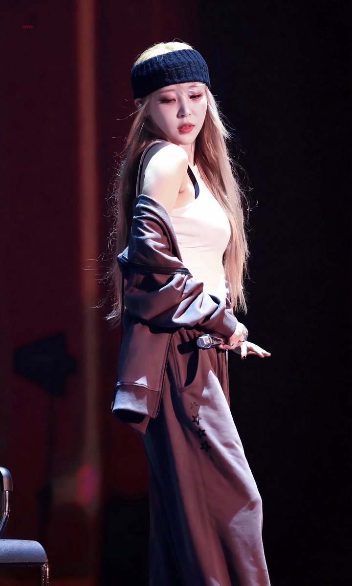 CHIPS_1020619's tweet photo. 260621 MAMAMOO WORLD TOUR [4WARD] IN SEOUL D3

#마마무 #MAMAMOO
#문별 #MOONBYUL https://t.co/bEYMcFOhj4
