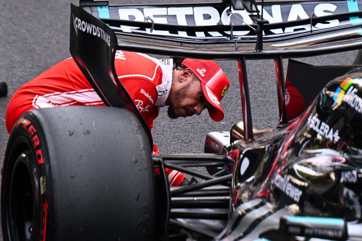 lewsinner's tweet photo. Este tipo destruyo Ferrari y ahora va a destruir Mercedes https://t.co/NzvPz8M0bI