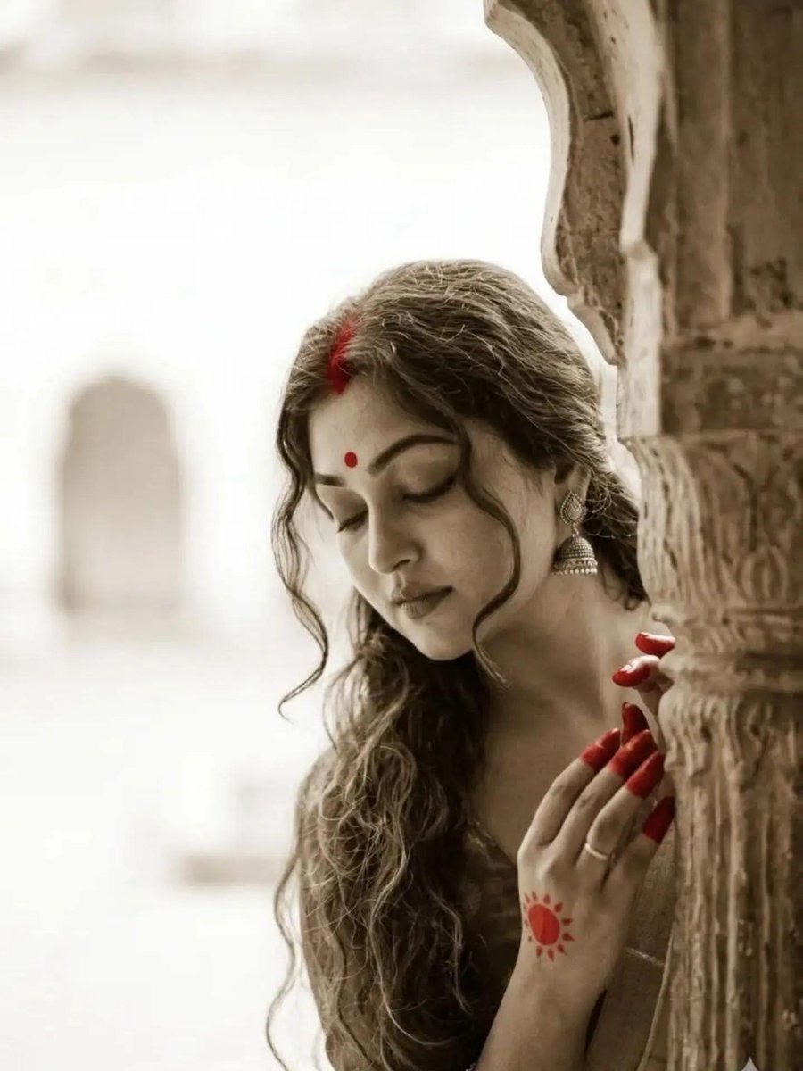 GarimaRaiLive's tweet photo. वो ऐसा है, वो वैसा है, कौन जाने, कौन कैसा है! इतना ना किसी की जिंदगी में झांका करो दुसरो पर उंगली उठाने से पहले,

खुद को उस जगह पर रखकर आंका करो किनारों पर बैठकर, यूं ना अंदाज़े लगाया करो, जिस बात का पुरा पता नही, उसको ना बताया करो ! https://t.co/mlwmxwKLys