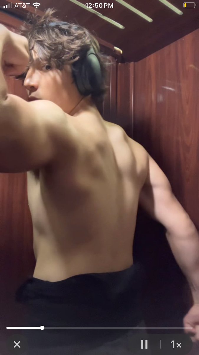 connormihelich's tweet photo. Getting better every single day, improving my cardio, physique, and strength getting ready for the season! @CoachCoreyBell @EthanBrenesFB @kylecbell12 @lohsathletics @DragonPEPP @luc_brian @choachplum @CoachFoster23 @CoachSDugan @CoachdjCheetah @Coach_Lea @KentStFootball @247Sports @AllenTrieu @coachbowdown58 @alexwutangham @Official_CoachA @alex_pallone @CoachBedes @TerrenceIsaac1 @jacobpardonnet @CoachArnoldJR @CoachJayBowden_ @CoachReisert @CasertaGrant @CoachAnnese @RisingStars6
@MiamiOHFootball