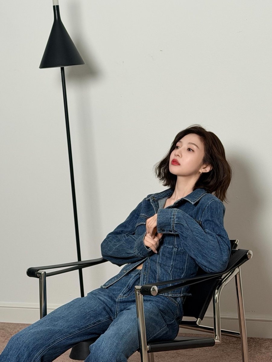 chobomseulrene's tweet photo. JOY IN ALL DENIM WOW 🥵 https://t.co/tUIJE4qtYs