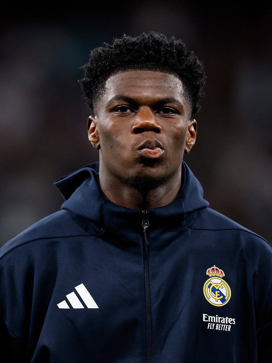 UTDNoush's tweet photo. I don’t even consider Tchouameni as a backup if we miss out on Fernandez.

For me, it’s Tchouameni over Fernandez every single day.

This shouldn’t even be controversial.

I don’t know why people are acting like Fernandez is anywhere near Tchouameni’s level.

Price tags don’t decide quality. Gordon cost Barcelona more than Cunha cost United. That doesn’t make them comparable. Cunha is comfortably ahead.

I don’t care who’s younger.

I care about who gets Manchester United back to the top, and gets us there faster.

For me, that’s Aurélien Tchouaméni.

He’d be my first choice without hesitation.
