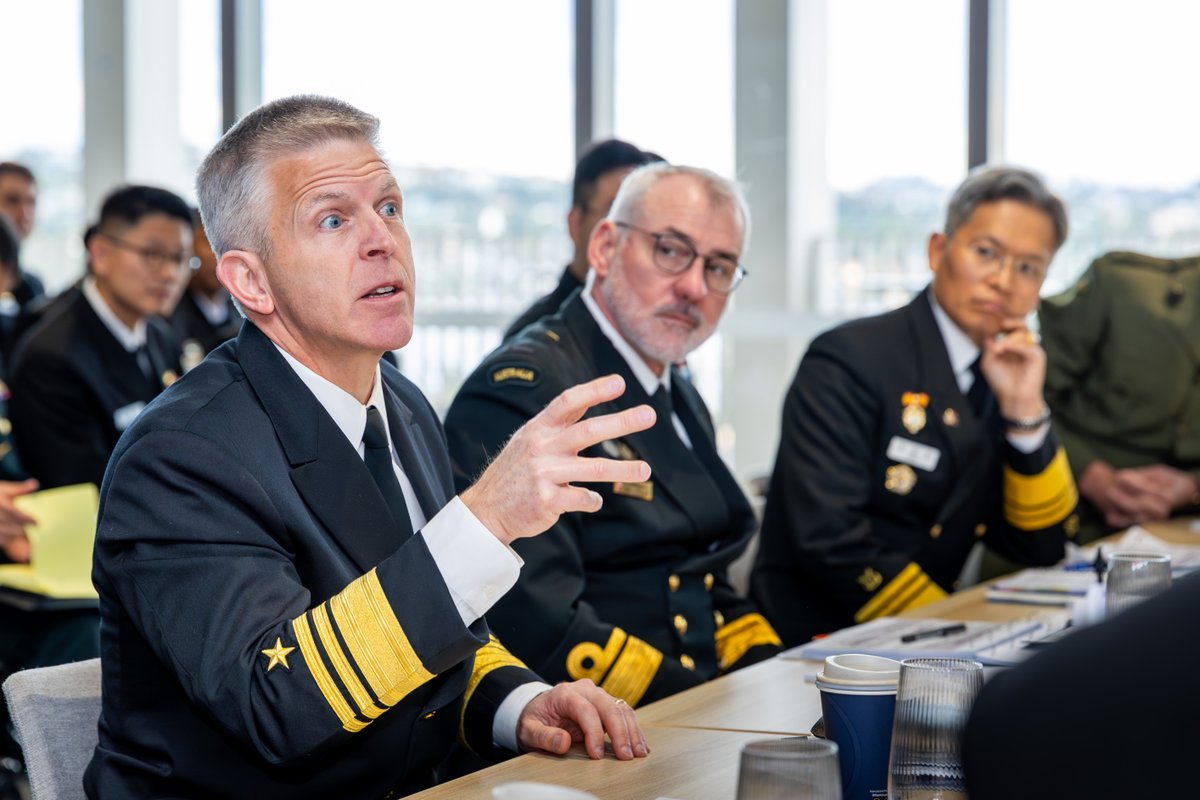 DefenceAust's tweet photo. Global leaders unite 💪

The Fleet Commanders Round Table is an annual event hosted by @COMAUSFLT that brings together fleet commanders from nine countries to discuss key topics impacting Australia and its allies.

This year’s participating nations are Australia 🇦🇺, Canada 🇨🇦, France 🇫🇷, Japan 🇯🇵, Korea 🇰🇷, New Zealand 🇳🇿, the Philippines 🇵🇭, the United Kingdom 🇬🇧 and the United States of America 🇺🇸. 🌊

#YourADF #AusNavy #StrongerTogether @Australian_Navy @RoyalCanNavy @MarineNationale @JMSDF_PAO @NZNavy @Philippine_Navy
@RoyalNavy @USNavy