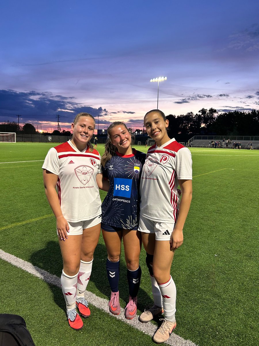 templewsoccer's tweet photo. Just some summer fútbol 🌞
Check out some of your Owls competing in summer leagues:
Bex Guy - Asheville FC
Teagan Harkins - Penn Fusion
Amaya Hill - Penn Fusion
Eva Matesich - FC Monmouth
Madi O'Brien - Love City FC
#GoOwls | #BuiltOnBroad https://t.co/bZYQVd2KEg