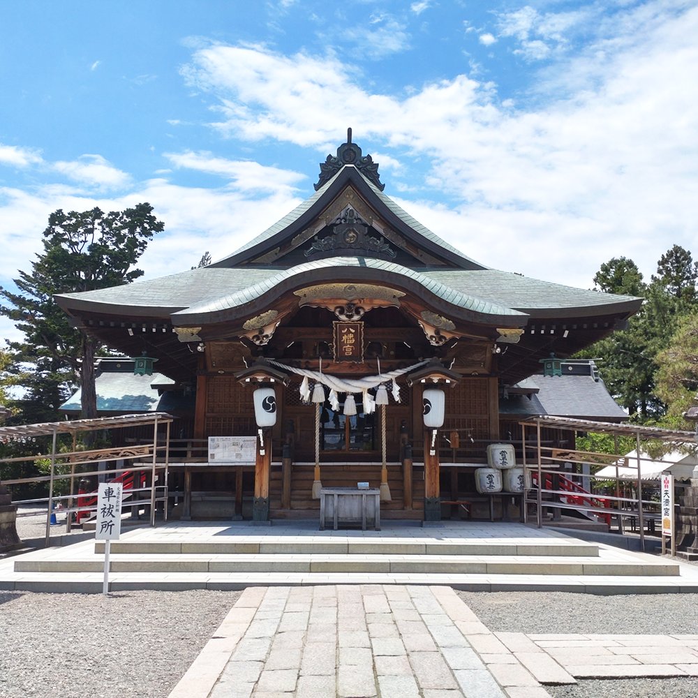 ShimaTKhiro's tweet photo. 2026.06.15⛩️五泉八幡宮⛩️
五泉市 #五泉八幡宮 へ参拝👏境内は七夕風鈴祭に向けて着々と準備が進んでいます🎐この日もナイスタイミングで境内を独占状態でした◎月替わりの御朱印は夏越の大祓・茅の輪です😊今月もお参りできてよかった！どうか幸運がありますように◎#御朱印 #御朱印巡り https://t.co/CAh5P4ZcKl