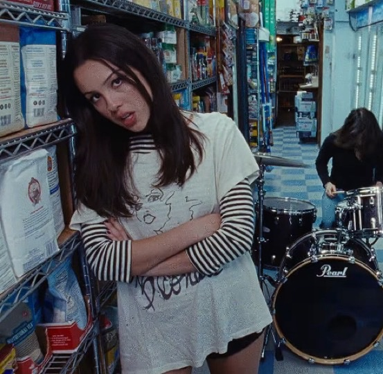 SpotifyLivies's tweet photo. "stupid song" has now spent 10 days at #1 on Global Spotify.

— It's currently her 3rd-longest-running #1 single and was already her first song since "good 4 u" to spend longer than 7 days at #1. https://t.co/K1CjTSqYCJ