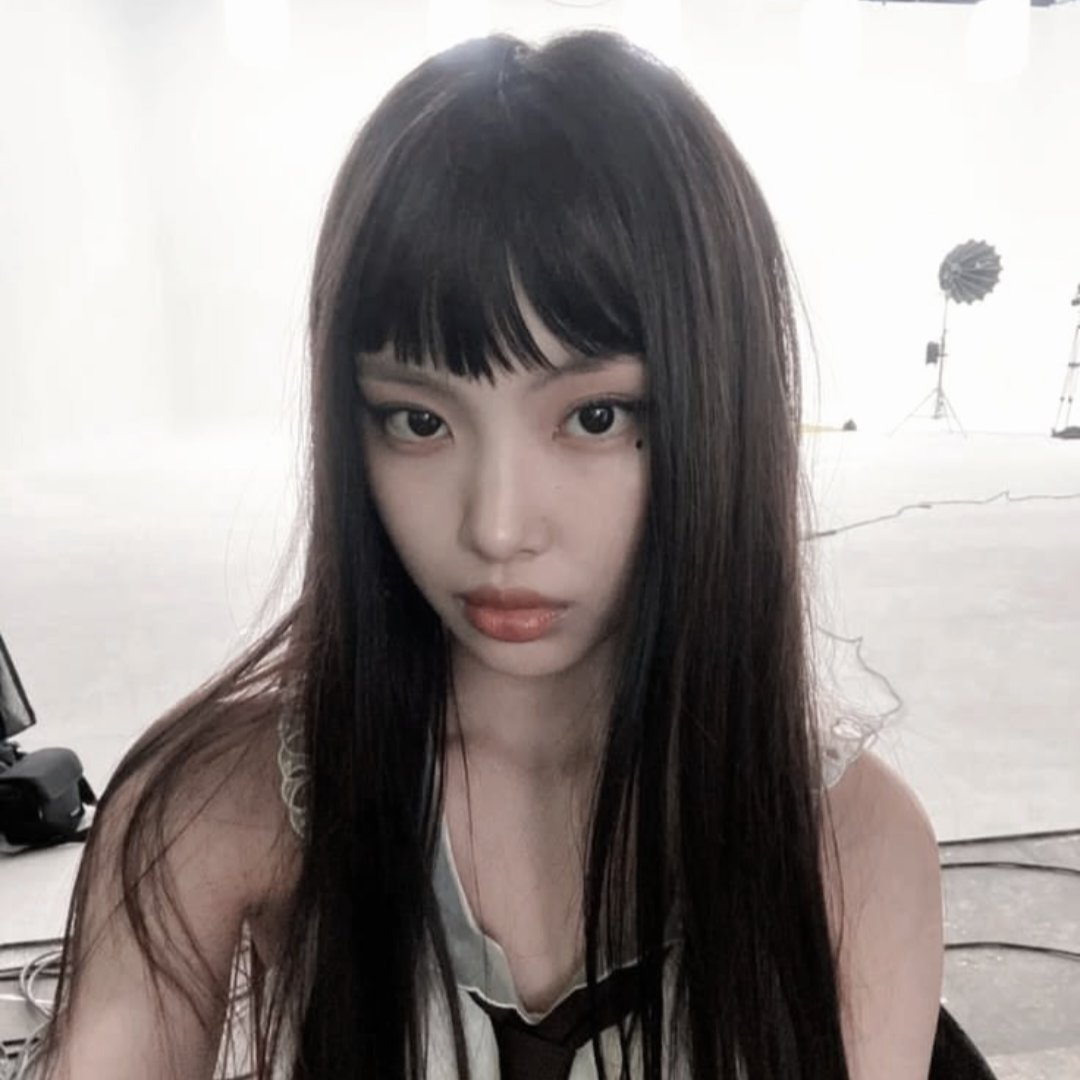 hyeinhrts's tweet photo. hello pretty girl ★ #hyein https://t.co/IS8LqGhyGS