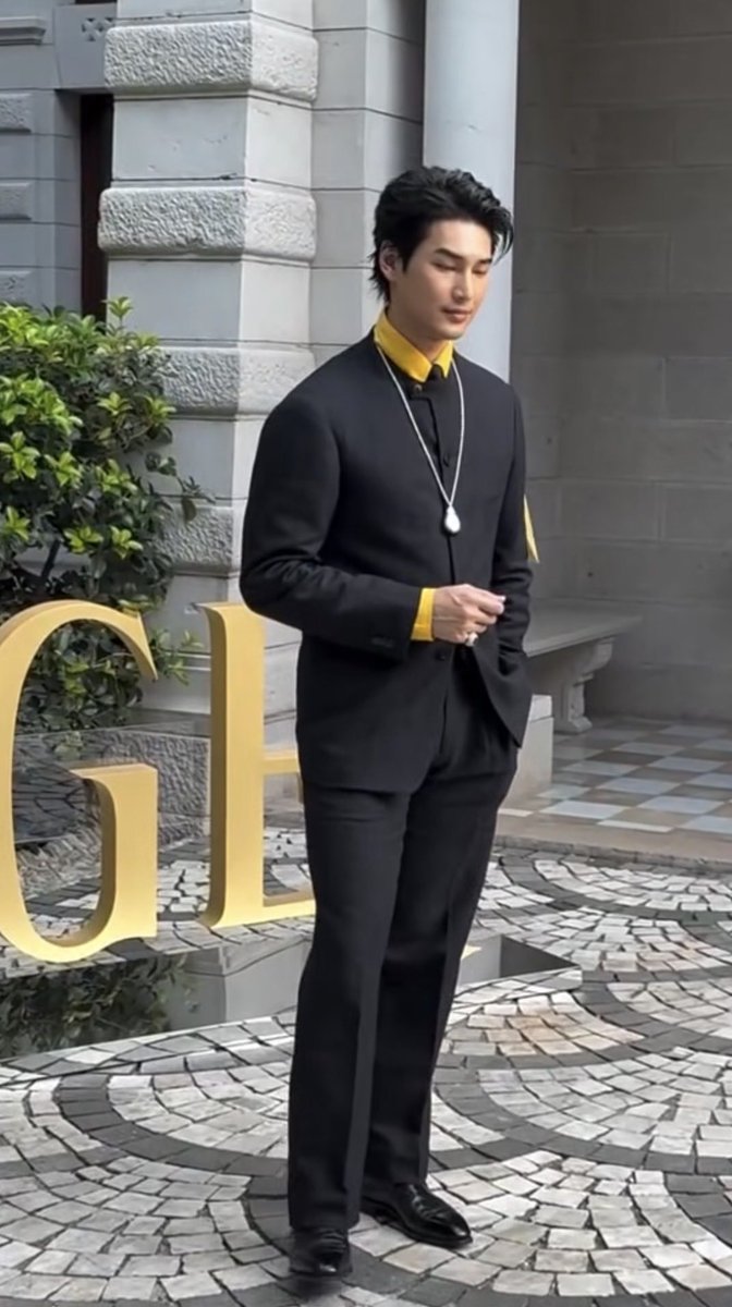 PrateechiB's tweet photo. @Siam_Paragon @Nnattawin1 Beyond Extraordinary 💛💛.

#Piaget #ApoNattawin #PiagetHighJewellery #ColoursOfExtraleganza 
#SiamParagon https://t.co/LQgAS3AKVe