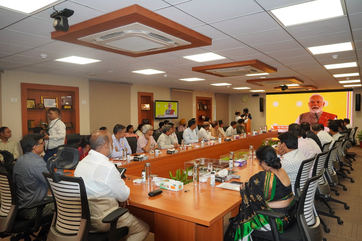 LPAI_Official's tweet photo. #LPAI had the privilege of welcoming Shri @bandisanjay_bjp, Hon'ble MoS for Home Affairs, Govt. of India, to its Headquarters. https://t.co/cWfRMy3J27