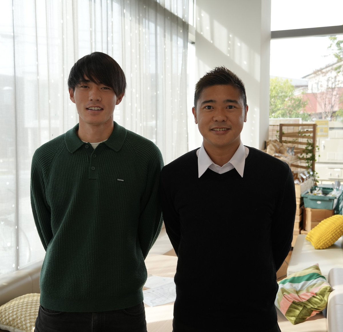 mkazu8's tweet photo. レノファ山口の皆さん
渡邉颯太を宜しくお願い致します🦁🧡

山口への加入の連絡を
もらった時は嬉しかったです！！

滋賀県出身で兄はヴィアベンテン滋賀でプレーしてくれています！！

山口のためにゴールを量産💪
新たなチャレンジを応援しています！！

ピッチ内外でクラブのために活躍してくれると思いますので、皆さま是非ご期待ください！！

@sooot_18 #レノファ山口 #渡邉颯太