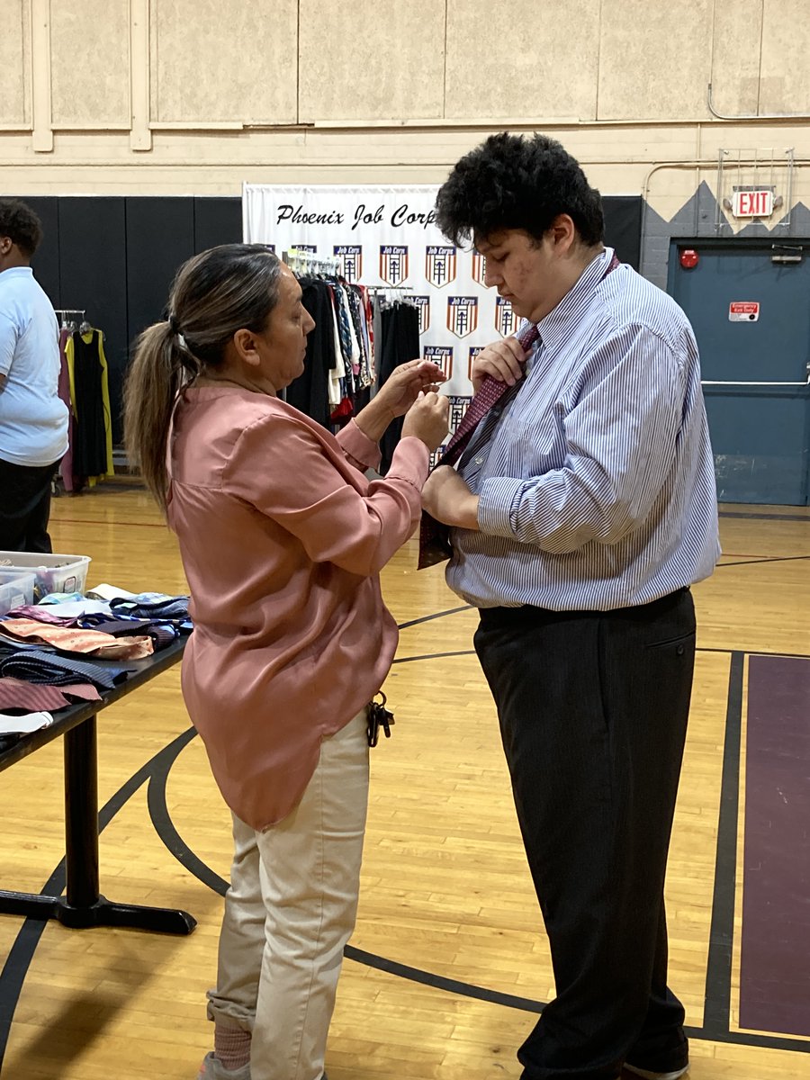 adamsaainc's tweet photo. #JobCorpsIsOpen at Phoenix JCC, where 1995 grad and @dfsarizona Mobile Career Services Manager Elizabeth Pulido hosted a professional development workshop.

If you know a young person who could benefit from Job Corps, check out https://t.co/nN4corAxHk!
#careers #jobs #training https://t.co/HnlFUuCxNd