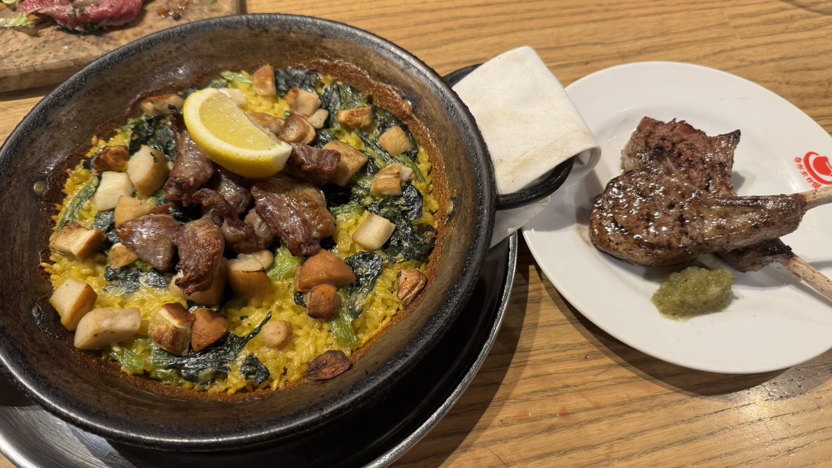 friedriceball's tweet photo. 今日の晩餐
ラムチョップとパエリアと焼き村マシュマロ https://t.co/DBChwWtKBv