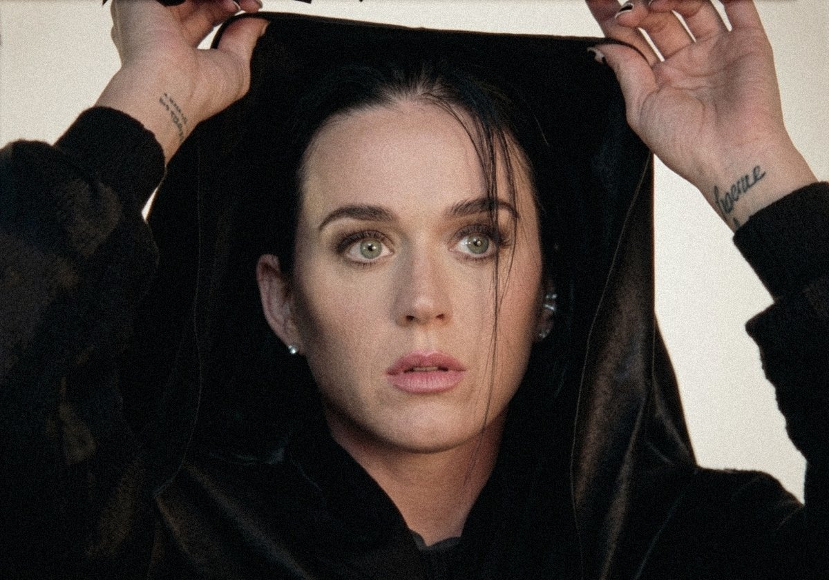 autumnasasadboy's tweet photo. katy perry for the "Watch It Burn" shoot https://t.co/z7u5z5jBuj