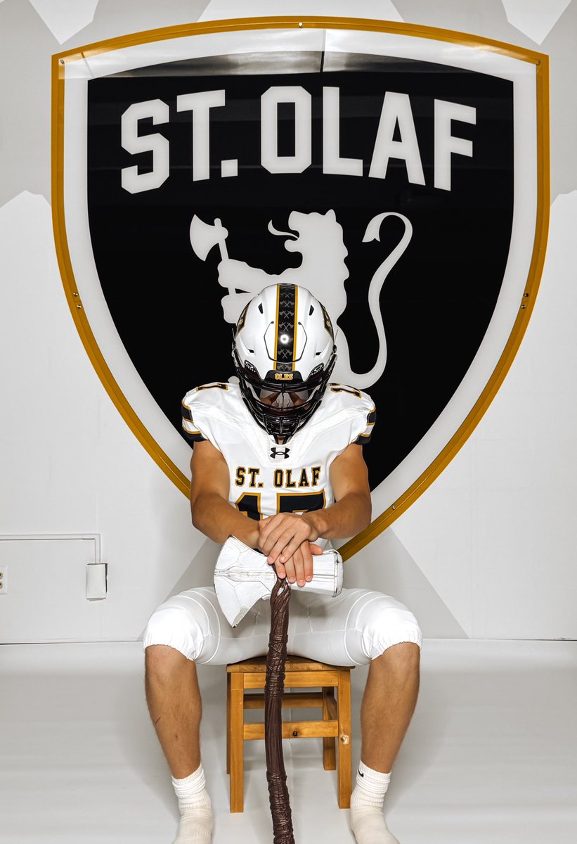 BreckenW86028's tweet photo. After a great visit and talk with coach @JamesKilian I’m extremely excited to receive an offer to continue my academic and athletic careers at @StOlafFB!

Go OLES! ⚫️🟡
@StolafRBC 
@Coach_MPaulson 
@mkleinschrodt20 
@tonybarnack https://t.co/1sg9JWnPgf