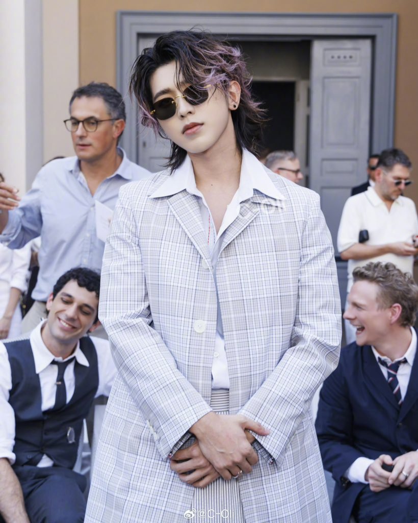 rain_storm295's tweet photo. KUN and Tombrowne are totally compatible!

KUN’s MFW moment
#KUN #KUNxTHOMBROWNESS27 #KUNxTHOMBROWNE #THOMBROWNE 
@kun_officialx @ThomBrowne https://t.co/sH8cd31kk9