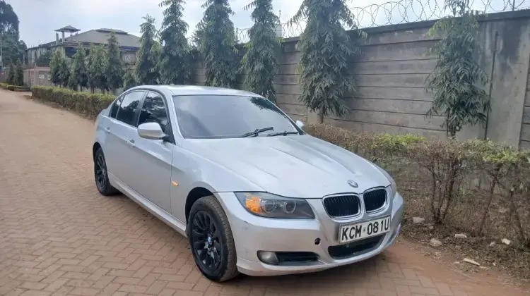 Shareman_Cars's tweet photo. Deposit: KES 245,000 | Price: KES 700,000
🚘 BMW 320
📅 2010 Model
⛽ 2.0L Petrol
⚙️ Automatic
📍 Nairobi

BMW 320 offers a blend of luxury, performance, and comfort, making it ideal for daily driving or executive use. Enjoy responsive handling, a refined interior, 
0710 792 499 https://t.co/fQSBTK9hp7