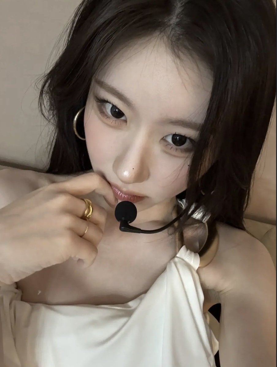 채령 피드 tweet media