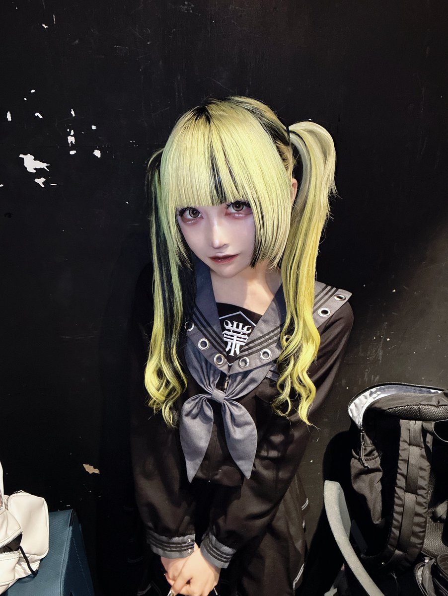 karma_niiru's tweet photo. でもね、センパイ。
私本当によかったと思ってるんです…センパイが、話したこともない私の呼び出しにノコノコ応じる大バカ陰キャオタクくんで。 https://t.co/N4d3jjDaBy