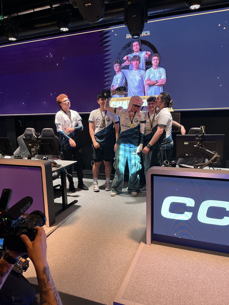 FTWCadence's tweet photo. LAN secured love my team sm
@British_Esports thanks for hosting such a fun event.
love my team 

#valorant #valtwt https://t.co/WIzhaMjMxK