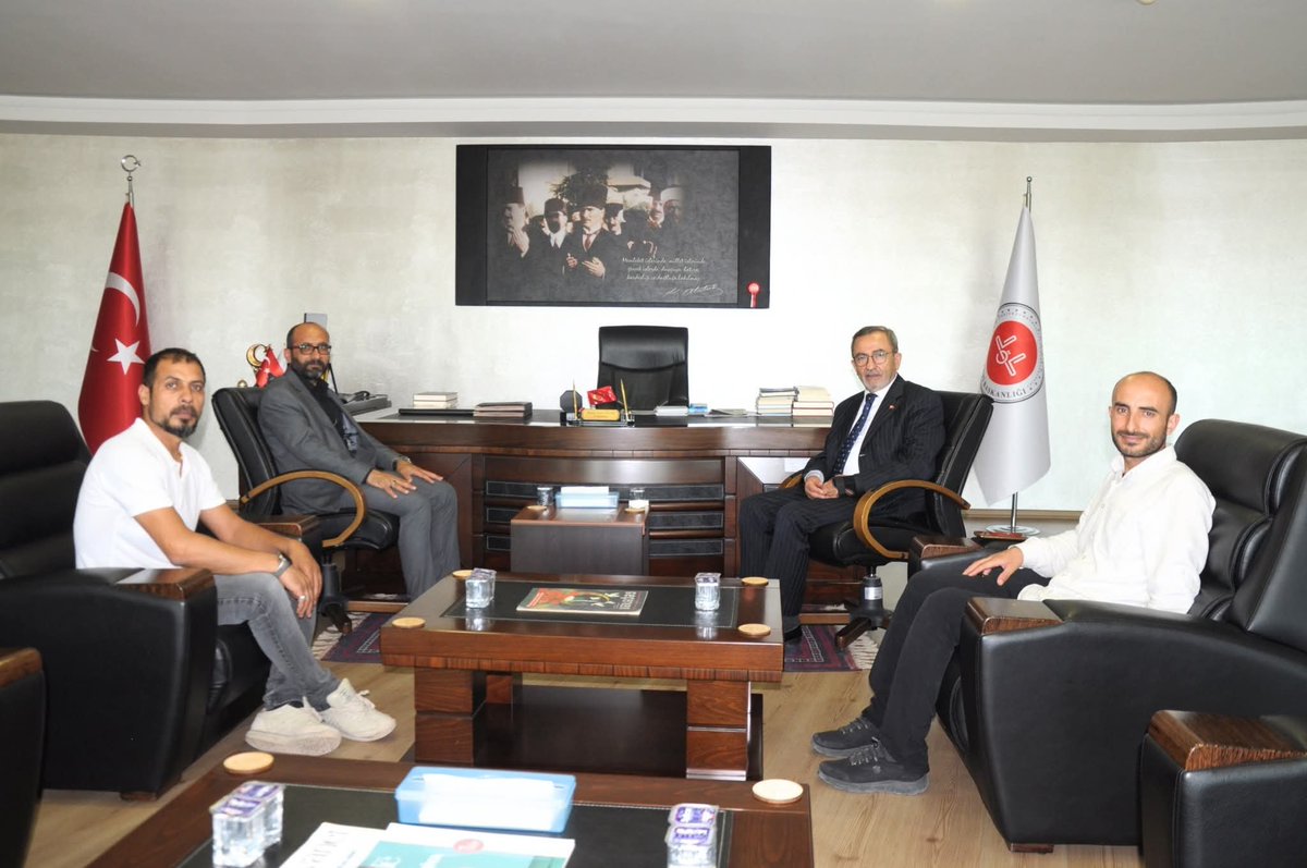 Yakup_Aksoy10's tweet photo. İl Teşkilatımız  ile birlikte Hac vazifesini yerine getirerek mübarek topraklardan dönen Balıkesir İl Müftüsü Sn.Hasan Hayri Yaşar hocayı  ziyaret ettik.

Rabbim değerli  müftümüzün haccını mebrur, amelini makbul eylesin. https://t.co/76DLMarNcR