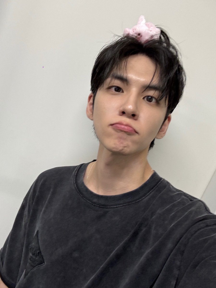 MaximumPIL's tweet photo. 260624 wonpil on bbl🧼
🐰i’ve come late tonight
🐰 https://t.co/i5u9dvtxV5