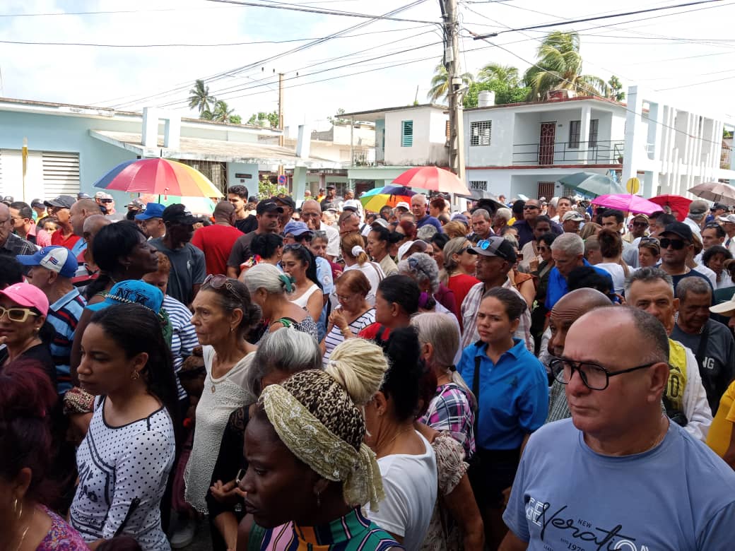 Adonis60429985's tweet photo. #RamiroValdésVive 
#ramiroxsiempre.
@Adonis60429985 
@centro184921 
@Pol_Belkis1984 
@ClinicaDocente 
@ https://t.co/5shqd5YqFK