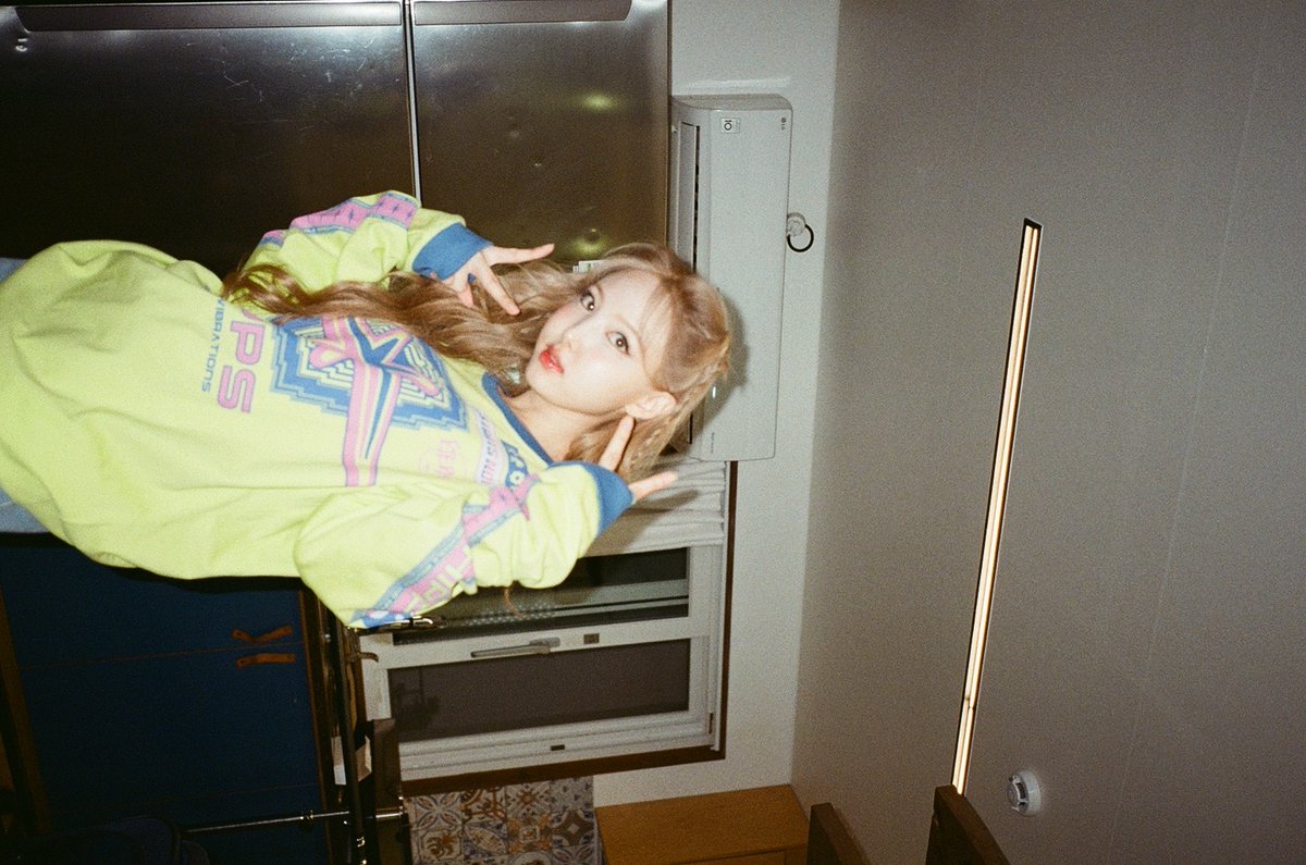 godmitzu's tweet photo. NAYEON SENT THROWBACK PHOTOS FOR THE 4TH ANNIVERSARY OF POP! https://t.co/tESPne1fty