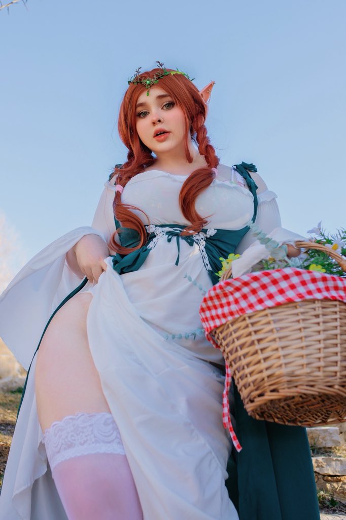 goddess_gingers's tweet photo. Curvy elvish beauty 😍 She is a radiant vision of feminine fantasy @bunniepixel
#FantasyElf #ElfGirls #elffantasy #elfwoman #elf #FantasyElf #PointyEars #BustyElfGirl #BustyElf #elfqueens https://t.co/hwyLZ4Q6V9