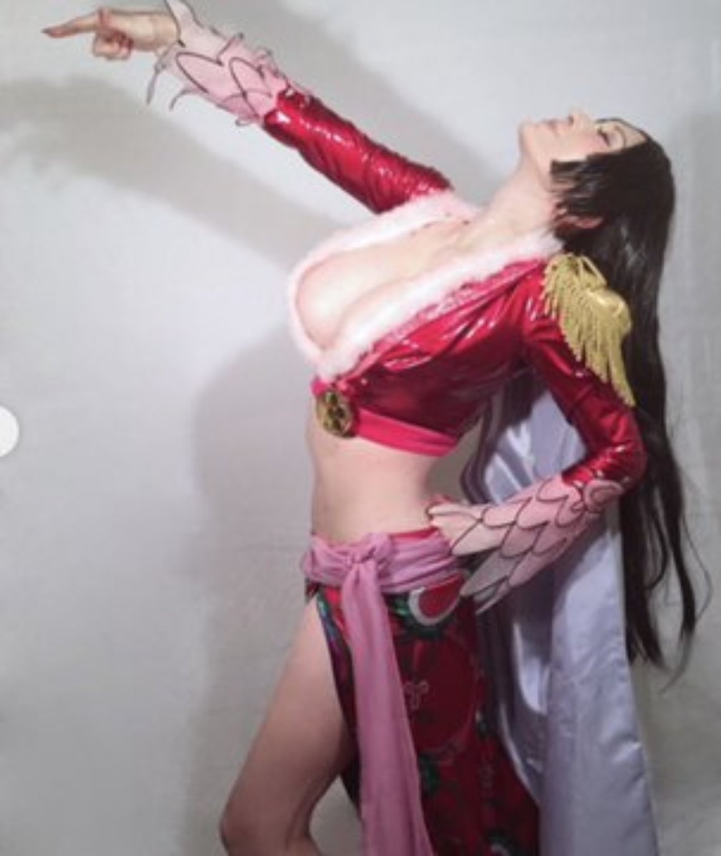 Makingwomenmass's tweet photo. Cosplay is always good https://t.co/MPsjDky8V6