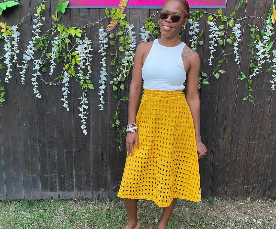 IRIE_FM's tweet photo. Tune in to #IRIEFM right now for #TheEasySkanking, where #DJAmber is taking control of the airwaves on the 107s! Get ready for a smooth blend of laid-back tunes that will elevate your mood and set the perfect vibe. @amberjoyfromjamaica https://t.co/f1njsfnLv5