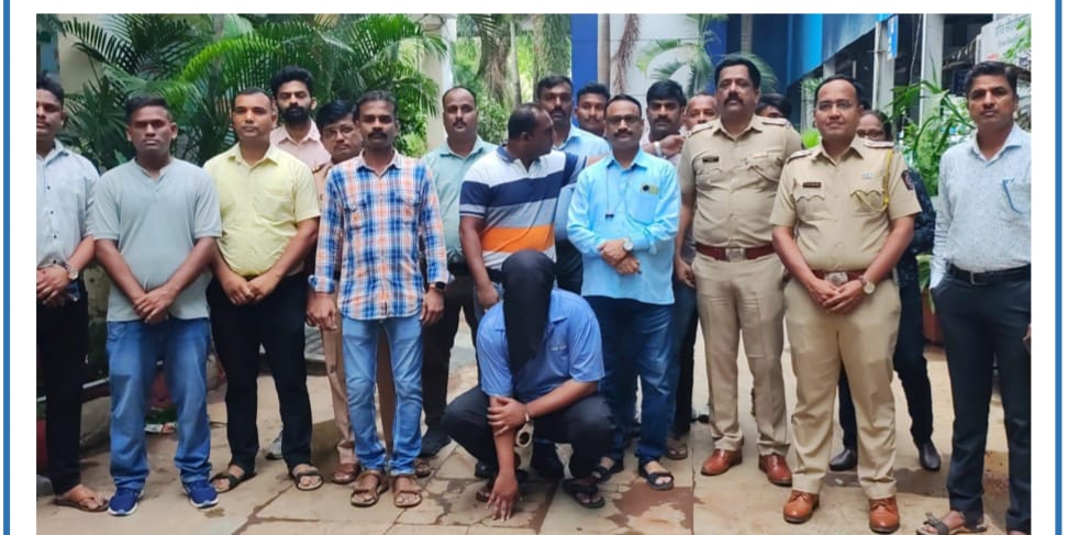 rajtoday's tweet photo. 400 CCTV cameras scanned. Seven teams of @grpmumbai The Mumbai train stabbing accused has been arrested. @cpgrpmumbai https://t.co/j3hUXBpgwW