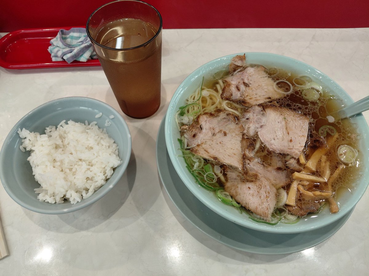 Sh1onda's tweet photo. 深夜の🍜 https://t.co/lG6fBaDBJ2