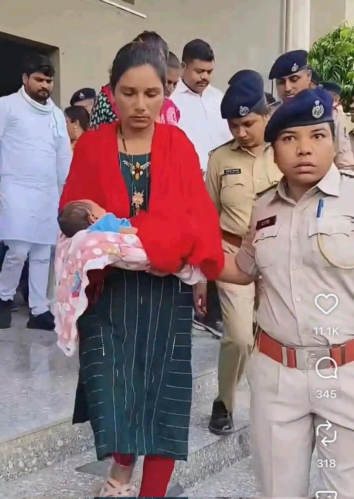 Suraj_Ahari1's tweet photo. जो आदिवासी एकता की ताकत को पहचानता है, वह चैतर वसावा के साथ खड़ा है। अब वक्त है अपनी ताकत दिखाने का! 💪💚
@Chaitar_Vasava
#IStandWithChaitarVasava https://t.co/7LuRjCAK8b