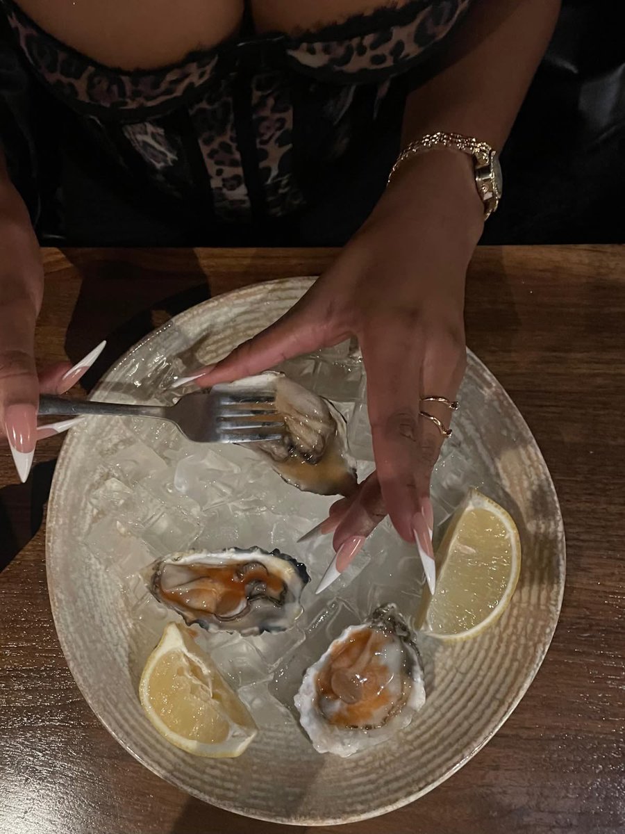 bossbabejass's tweet photo. Oyster Lovers 😍 https://t.co/pc8REqN5b9