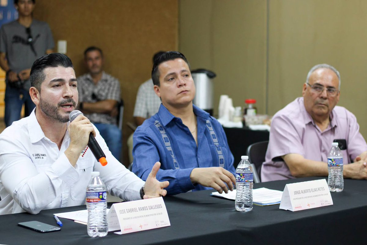 ssaludsonora's tweet photo. 🤝🦟 Salud para Sonora✨
En la Red Distrital de Municipios por la Salud Navojoa se acordó controlar el dengue y la fiebre manchada. 🏥✅

El Gobierno de Sonora, con Alfonso Durazo, impulsa la prevención y el bienestar de las familias sonorenses 💙

#SaludSonora #PrevenciónEsSalud https://t.co/57vGyaz3K4