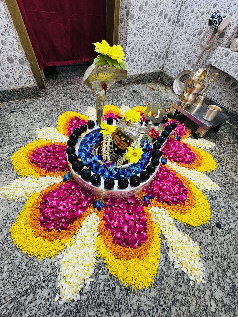 neelkanthtemple's tweet photo. शुभ रात्रि श्री नीलकंठ महादेव जी

📍 श्री नीलकंठ महादेव मंदिर उत्तराखंड https://t.co/tWdl1c5vxg